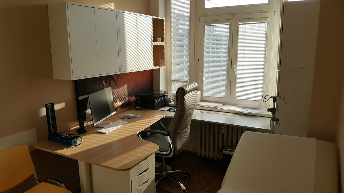 Praha 5, Ordinace praktického lékaře - foto 3
