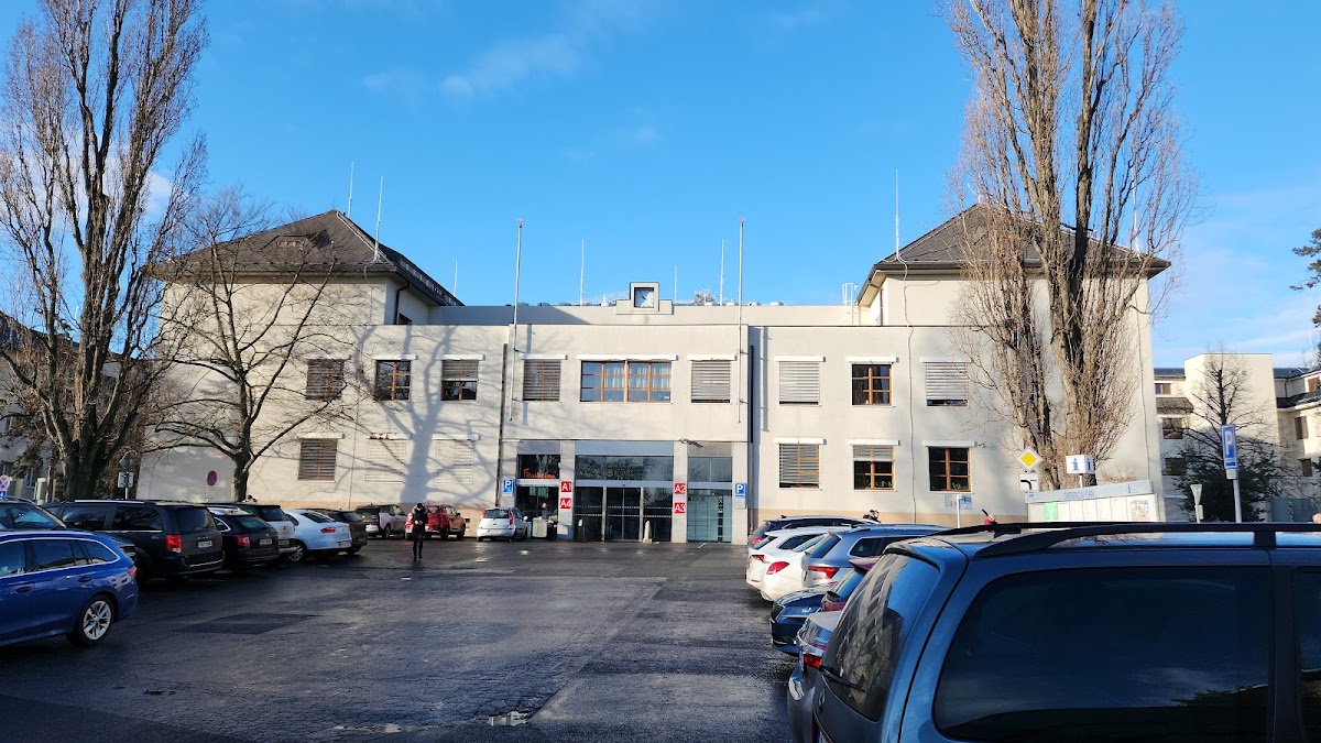 Praha 6, Interní klinika Ústřední vojenské nemocnice - Vojenské fakultní n. Praha a 1. lékařské fakulty Univerzity Karlovy - foto 7