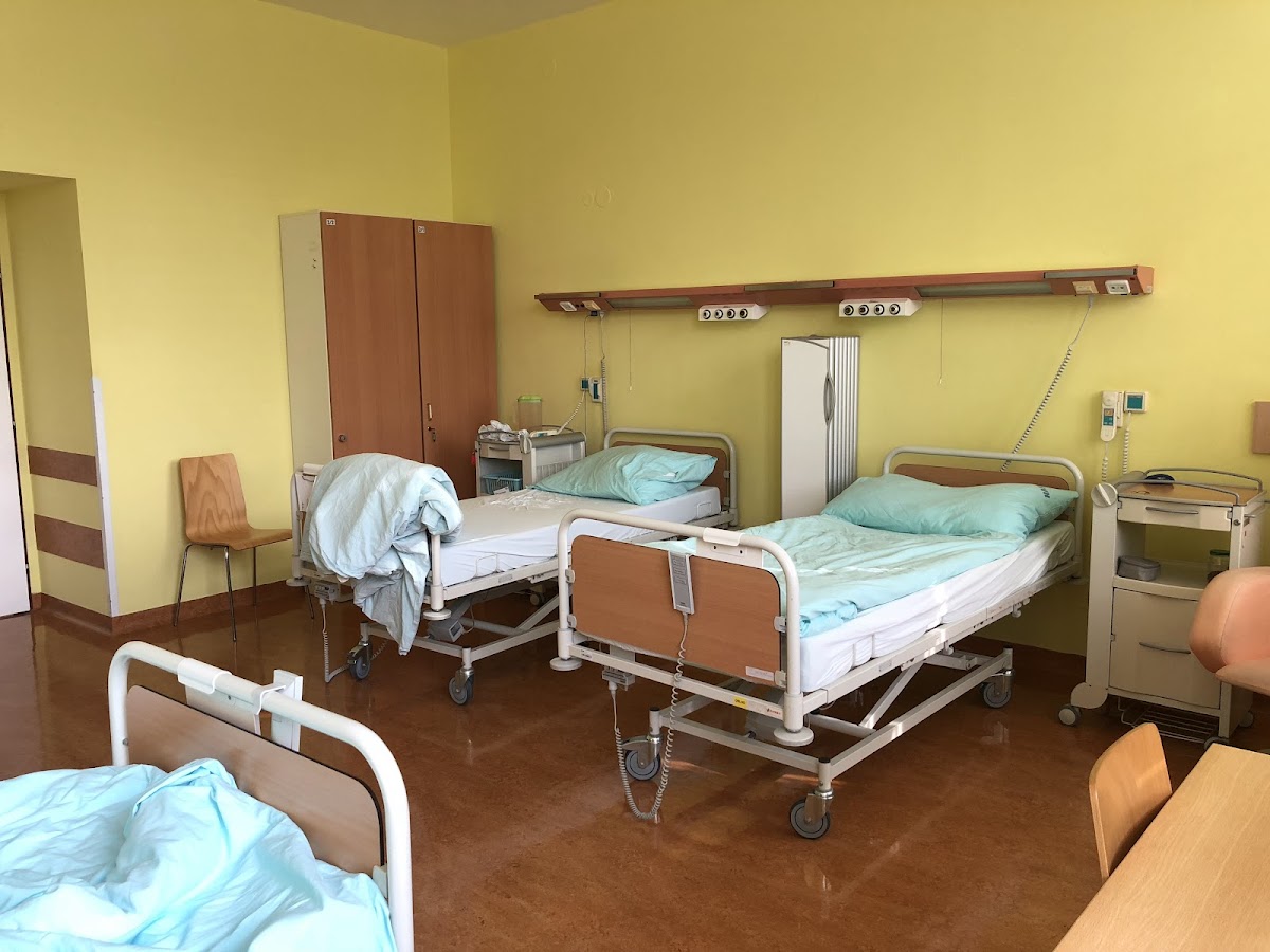 Praha 6, Interní klinika Ústřední vojenské nemocnice - Vojenské fakultní n. Praha a 1. lékařské fakulty Univerzity Karlovy - foto 8