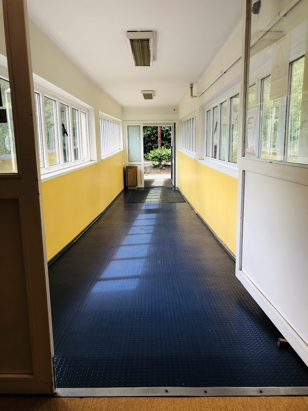 Praha 8-Libeň, Klinika infekčních, parazitárních a tropických nemocí při Nemocnici Na Bulovce - foto 4