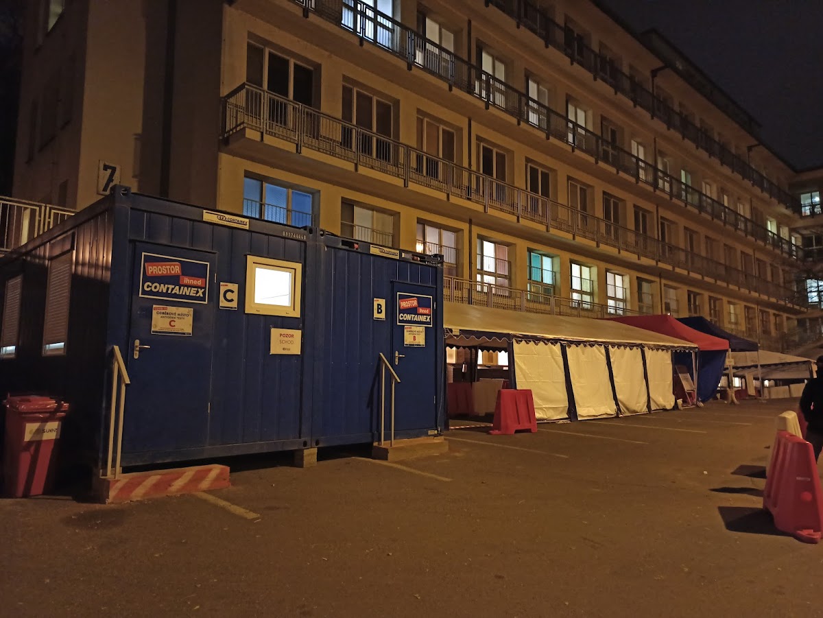 Praha 8-Libeň, Klinika infekčních, parazitárních a tropických nemocí při Nemocnici Na Bulovce - foto 8