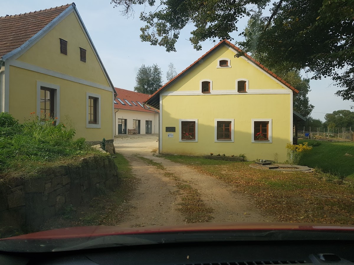 Společnost Podané ruce — Terapeutická komunita v Podcestném Mlýně - foto 1