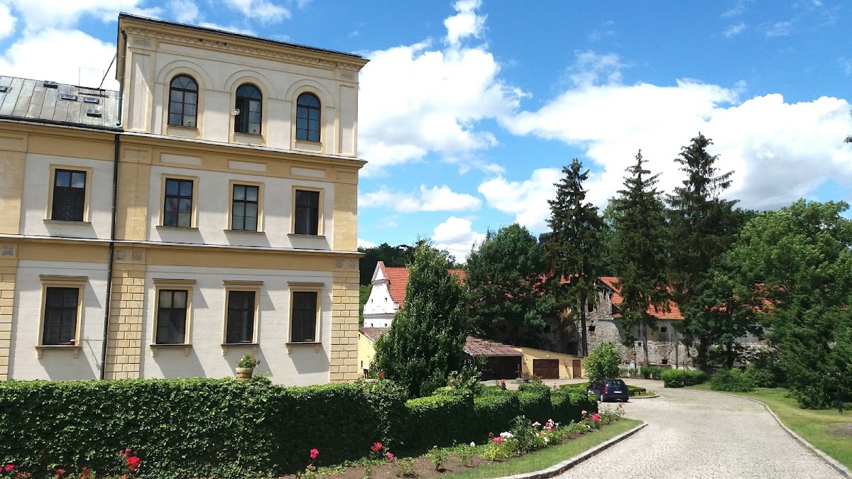 SPOLEČNÝ ŽIVOT - foto 2