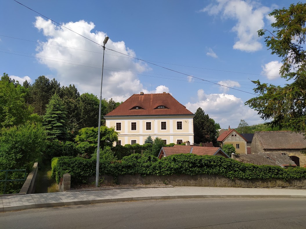 Zvoleněves, Praktická lékařka pro dospělé - foto 2